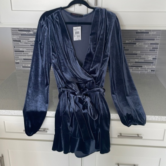 NWT romper - Picture 1 of 6